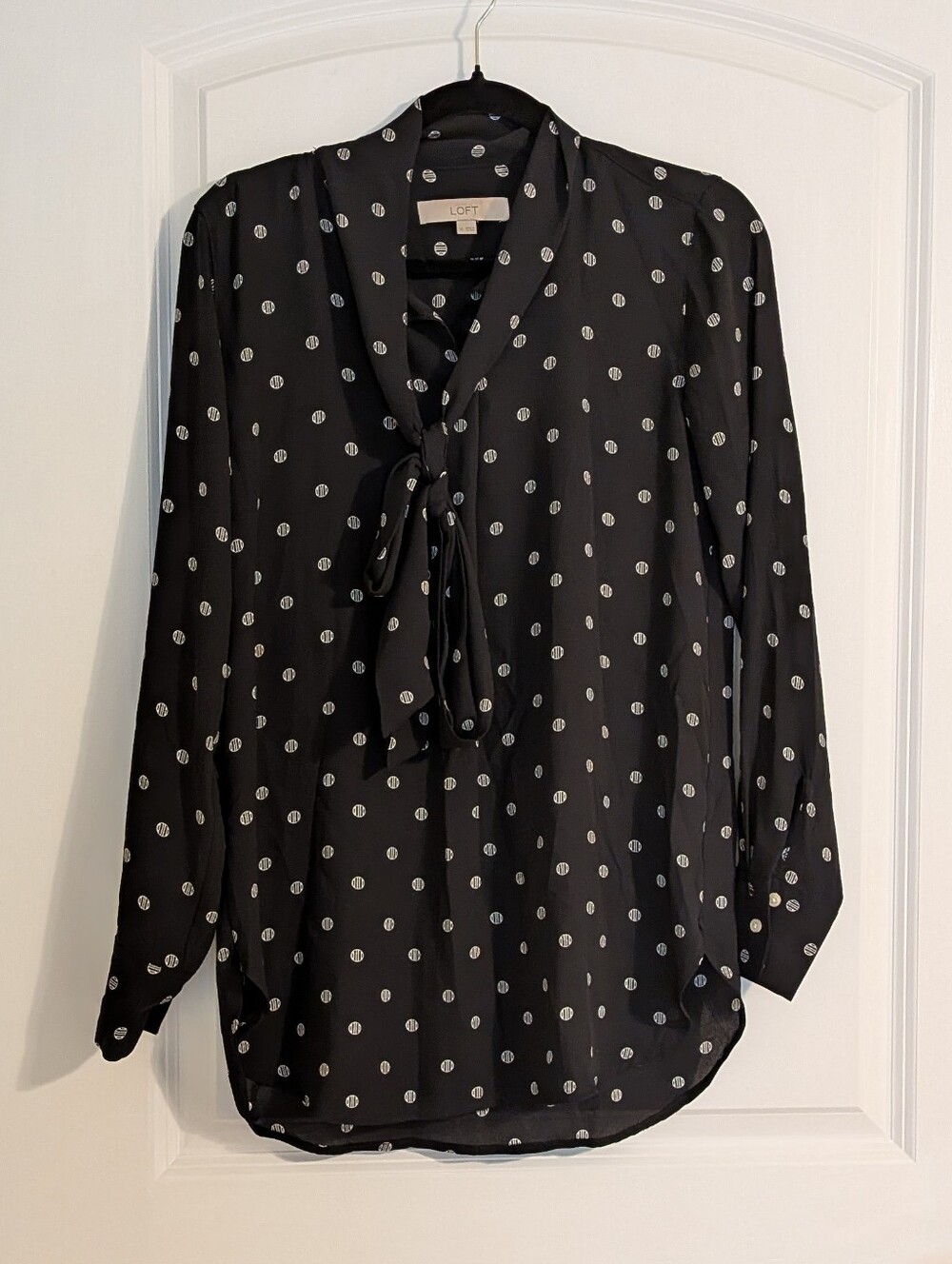 Ann Taylor LOFT XS Tie Neck Bow Blouse